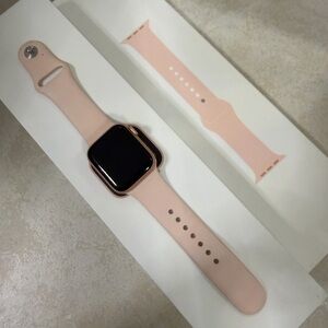Apple Watch Series 5 (40mm, GPS, Gold Aluminum)